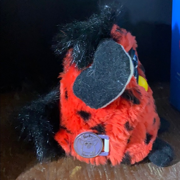 Red and black furby - Picture 2 of 2